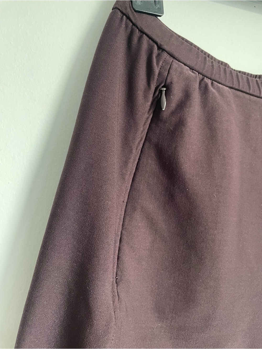 Womens Chocolate Brown Nike Loose Fit Shorts Size S Zip Pocket - Picture 3 of 9